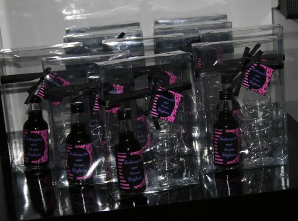 Mini vinho 50 ml garrafinha vidro com 2 tacinhas