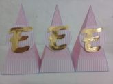 Piramide com letra Inicial